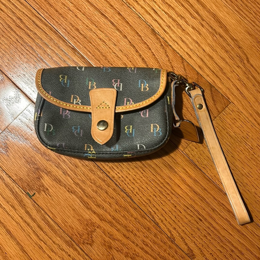 Dooney & Bourke wristlet